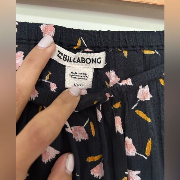 Billabong Black Long Bell Sleeve Floral Crop - Picture 4 of 7